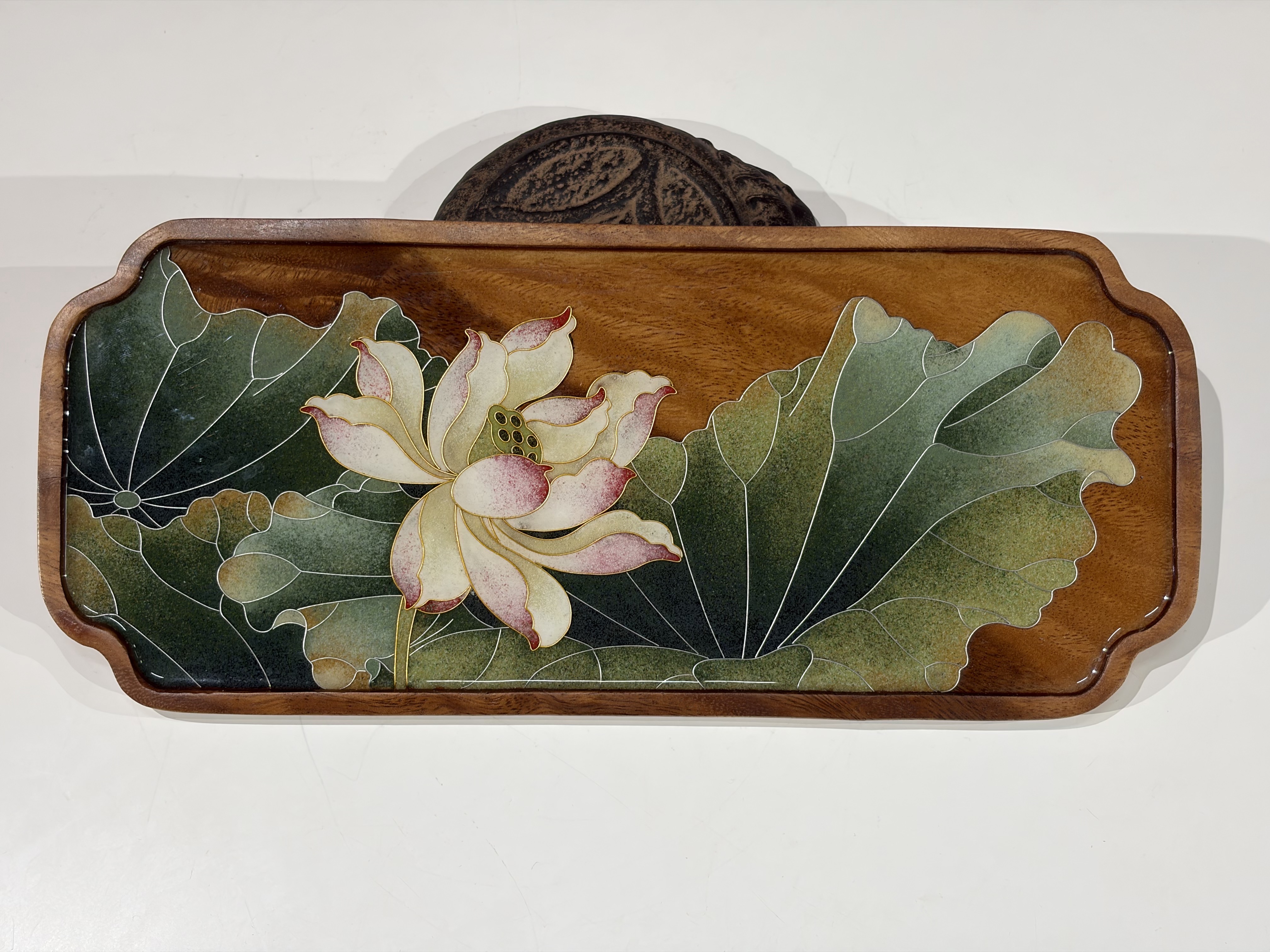 荷花图掐丝珐琅茶盘.jpg