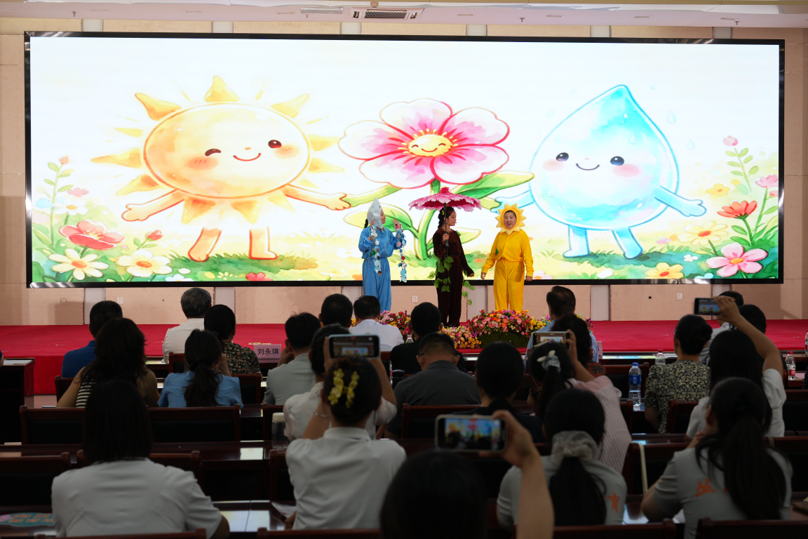 图为职业技能交流展示
