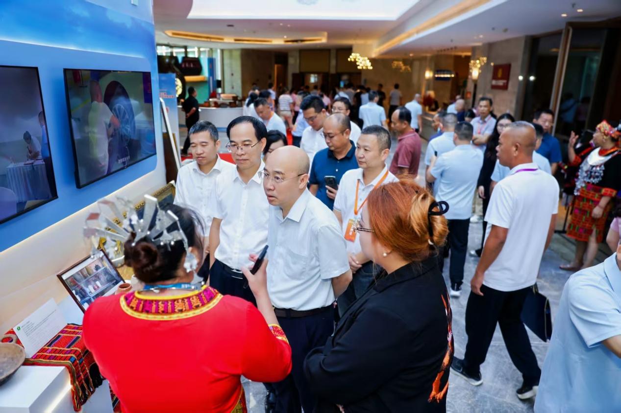 图片为活动现场图片