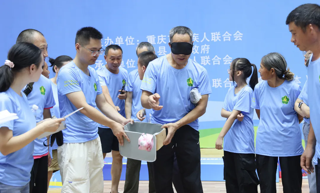 图为比赛现场 图为比赛现场