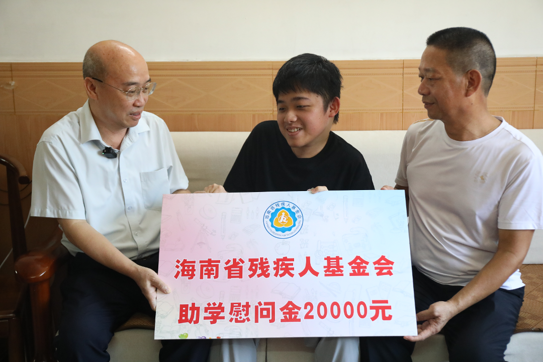 图为慰问现场图片 图为慰问现场图片