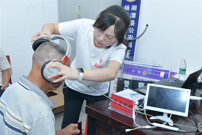 图为活动现场 图为活动现场