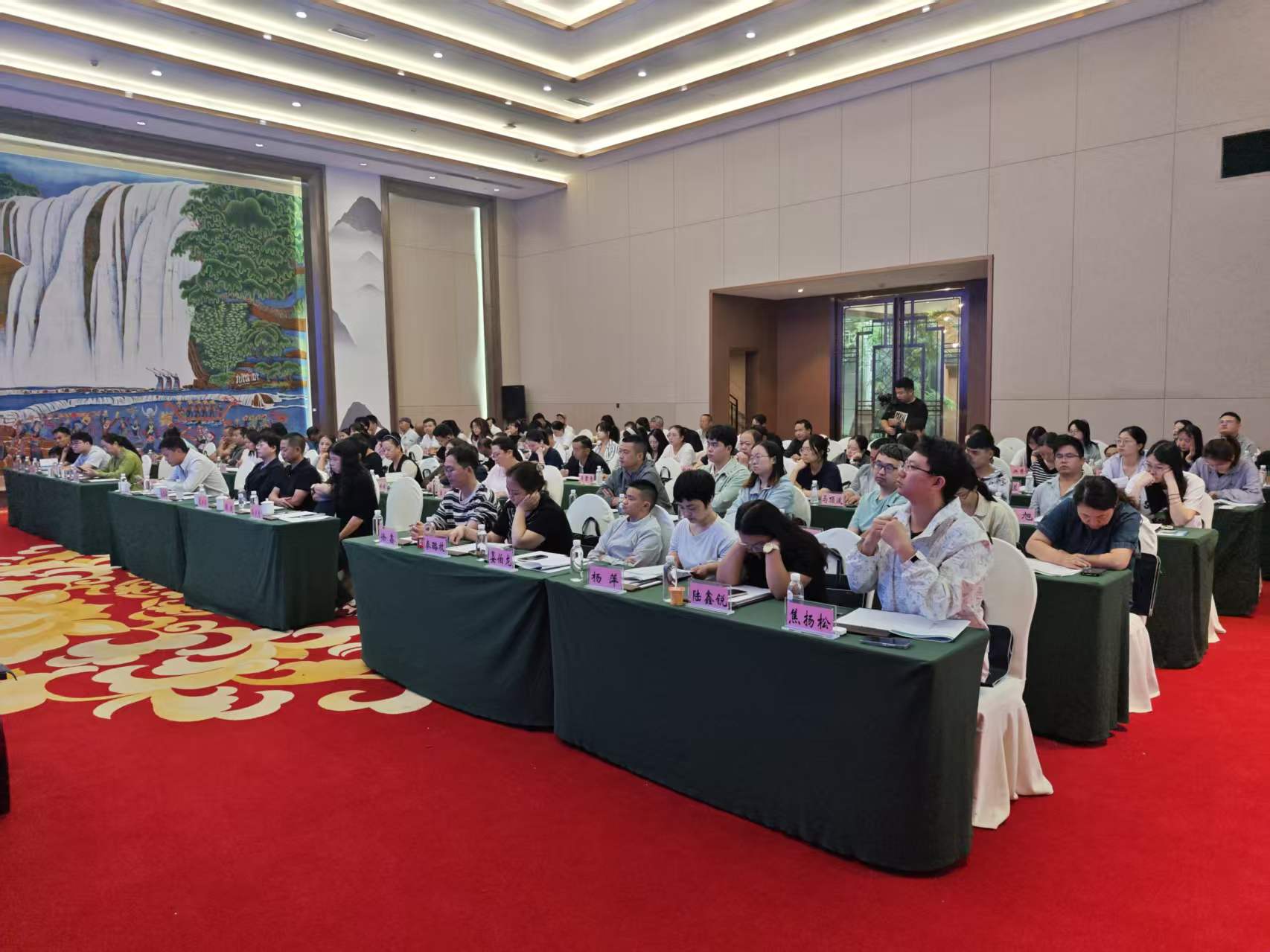 图为培训现场 图为培训现场