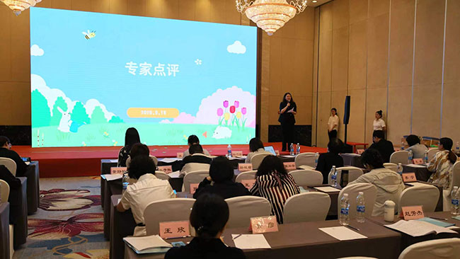 图为活动现场 图为活动现场